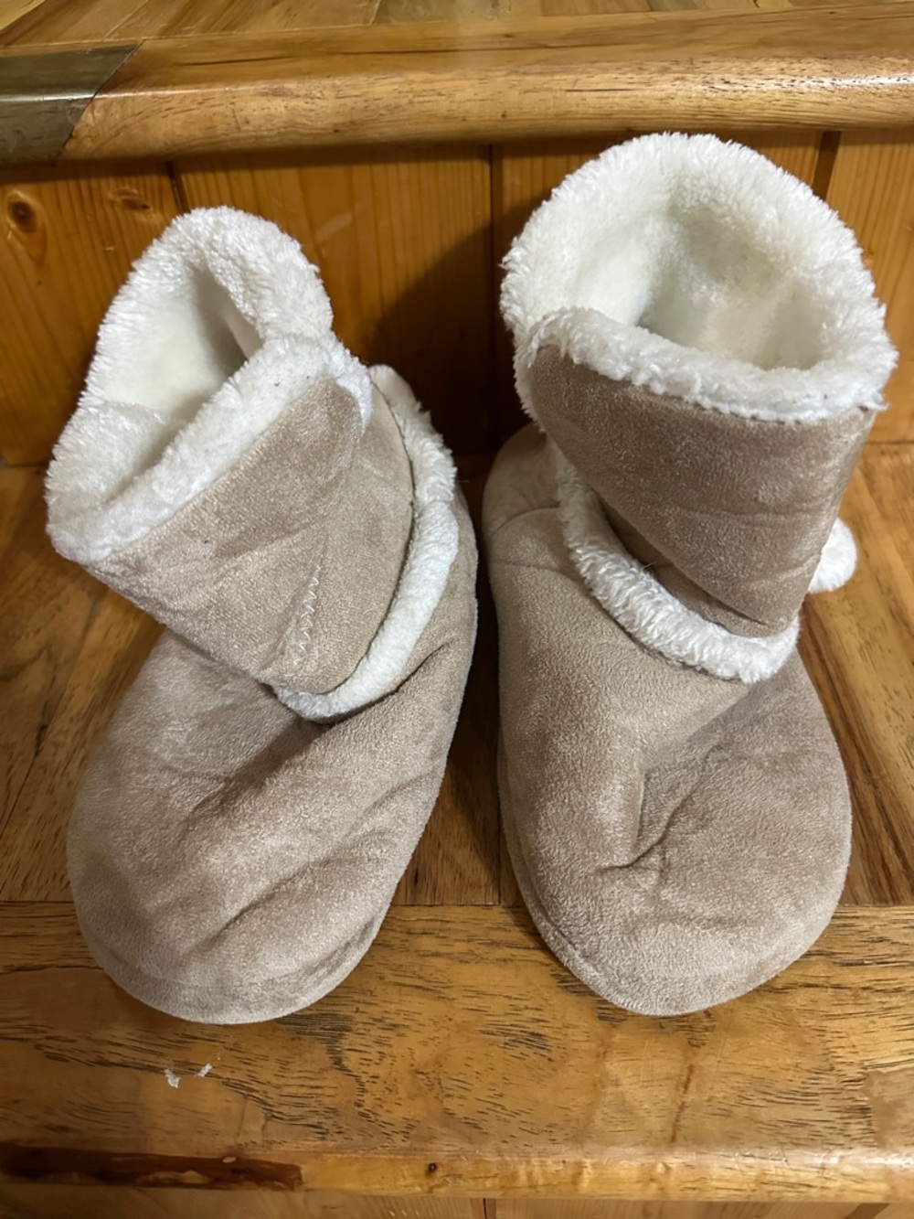 Source Unknown Beige Faux-Suede Bootie Slippers with White Sherpa Lining